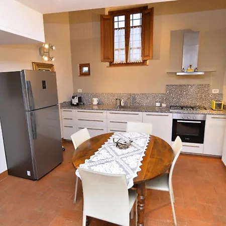 Rustico Ristrutturato Vicino Al Centro Con Parcheggio Holiday home Lucca